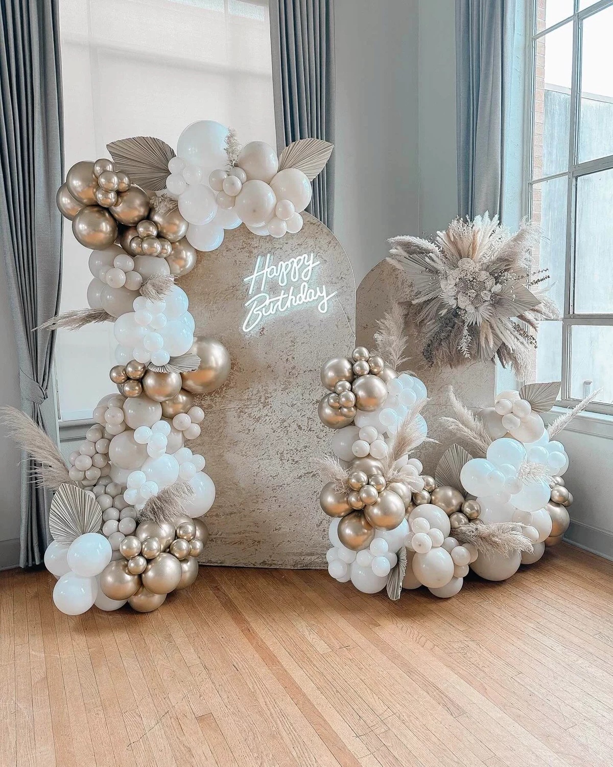 Neutral birthday backdrop inspiration